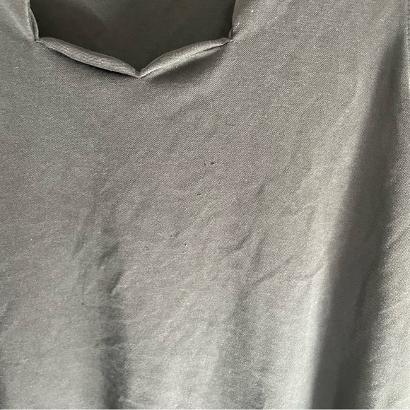 Eri + Ali Black Scalloped Neck Tank Top - Picture 3 of 6